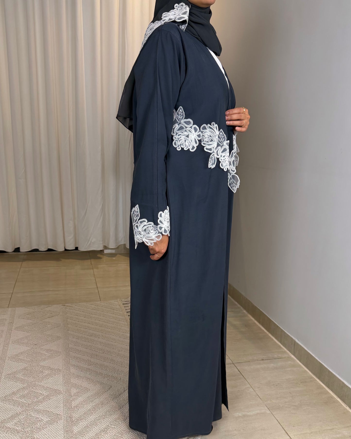 عباية ورود